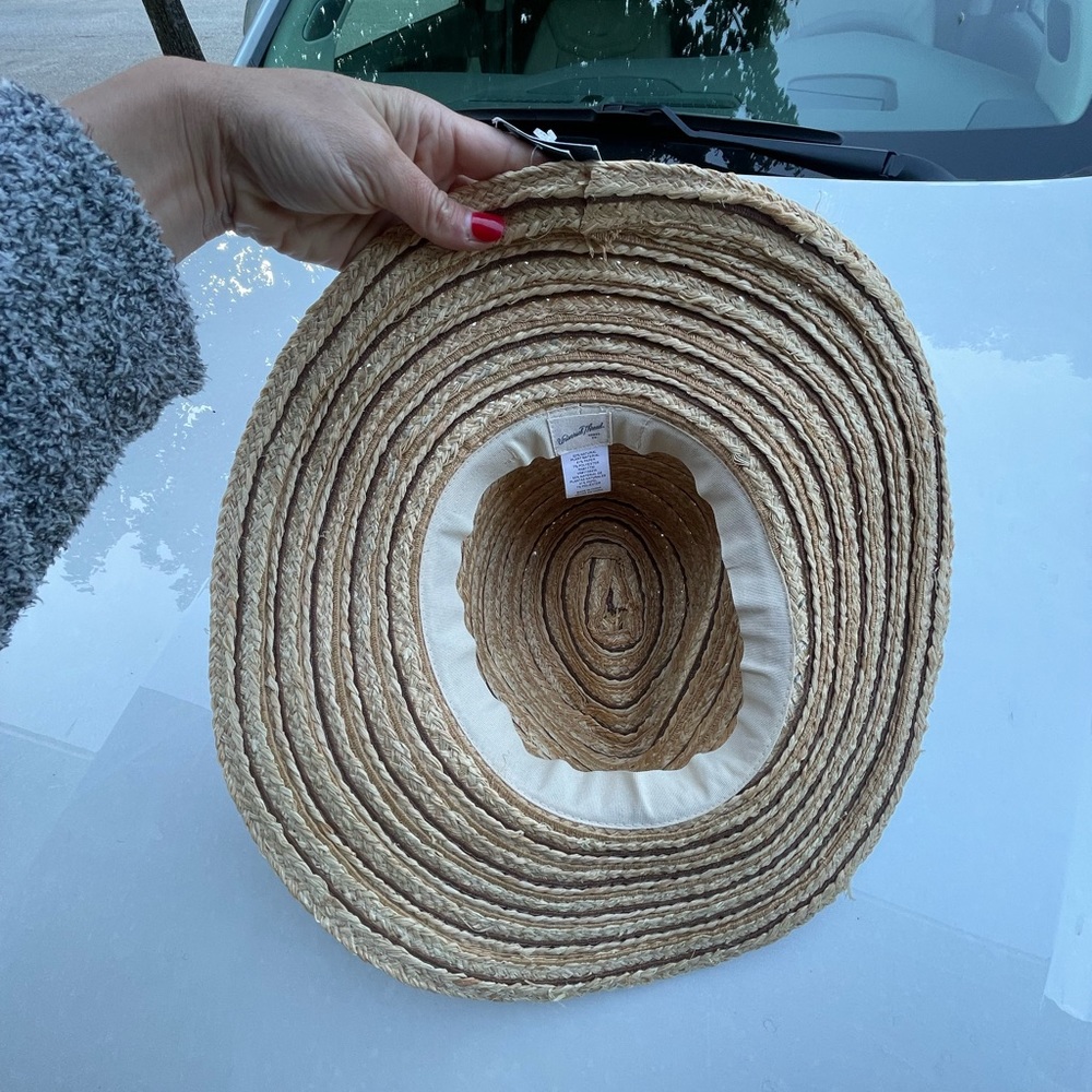Universal Thread Natural Hat - Picture 2 of 4